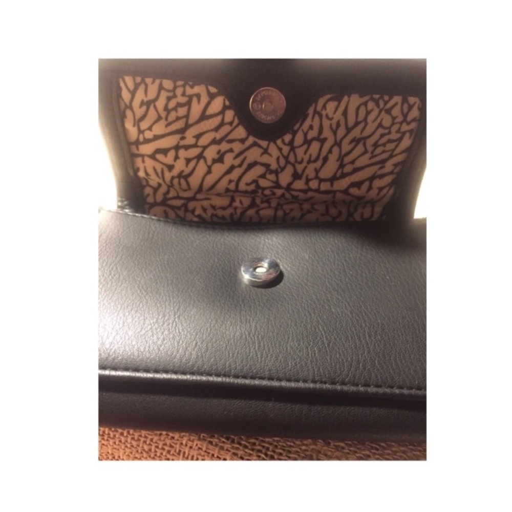 Nwt Max Studio Little Stud Wallet W/Flap & Zipper - image 4